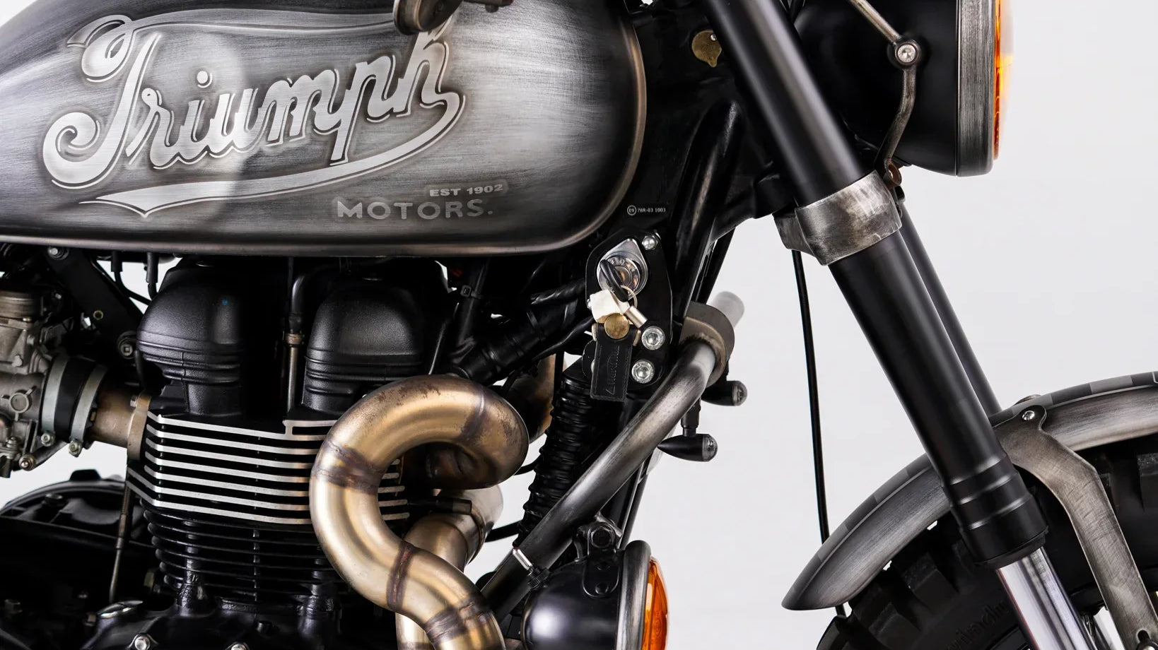 TRIUMPH BONNEVILLE - BONNIE BRITISH